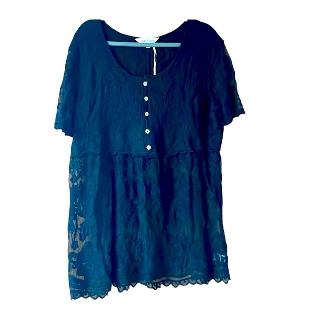 Davi & Dani size M/L black lace top